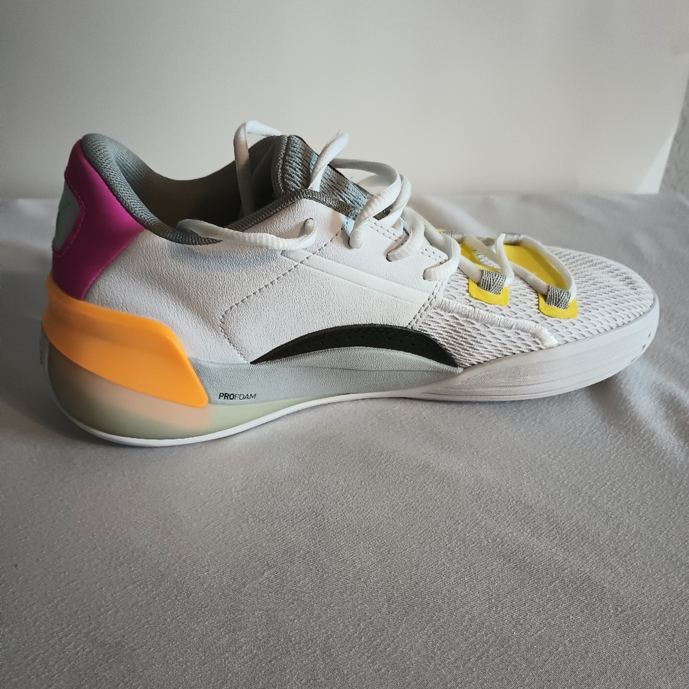 Sneakers - Picture 4 of 4
